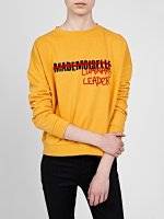 Sweatshirt with message print