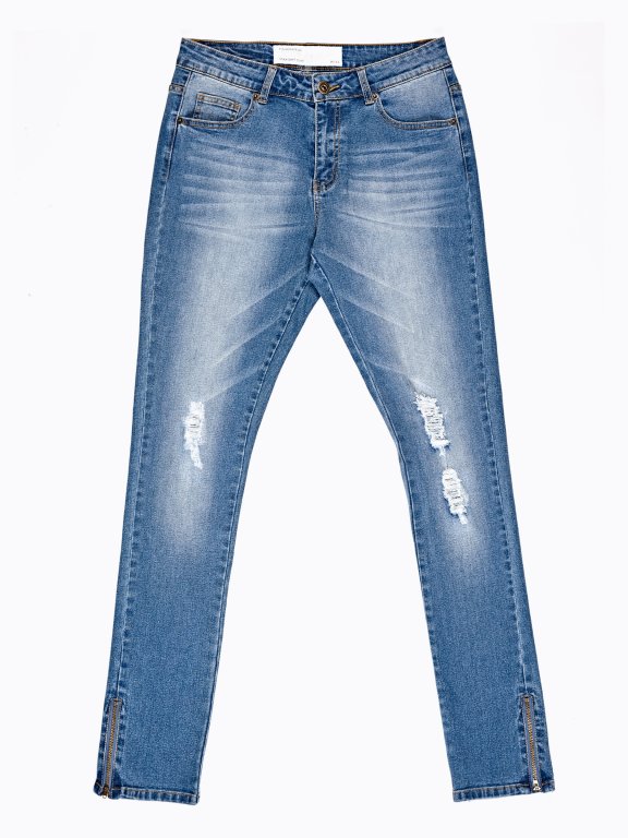 Distressed carrot fit jeans