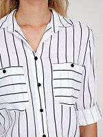 Striped shirt with pockets and contrast buttons
