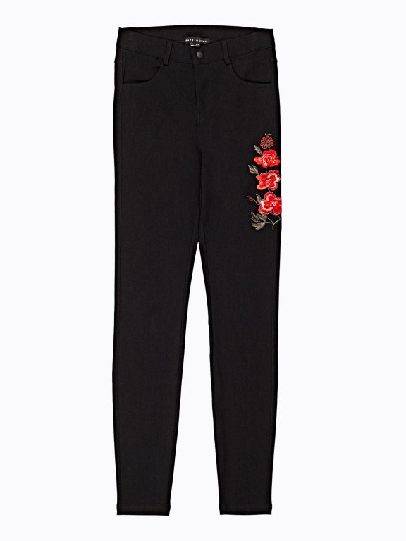 Kalhoty skinny s květinovou výšivkou
