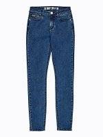 Skinny jeans in dark blue wash