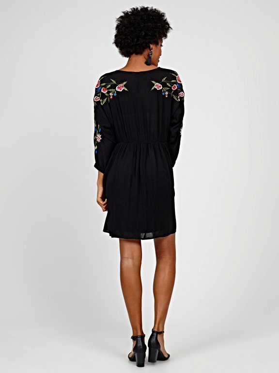 Lace-up dress with floral embroidery