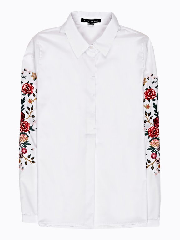 Shirt with emroidery on sleeves