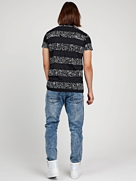 Printed t-shirt with contrast chest pocket