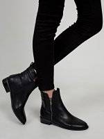 Ankle boots with zipper detail