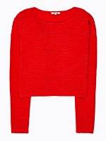 Krótki sweter w strukturalny wzór