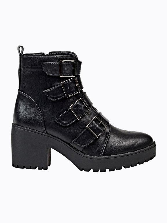 Biker boots with track sole