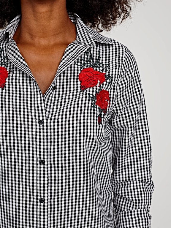 Gingham shirt with flower embroidery
