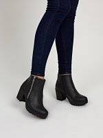 Ankle boots with track sole
