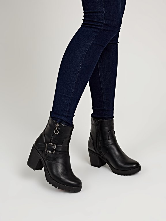 Biker boots with track sole
