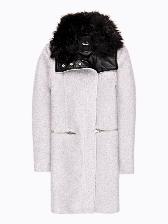 PLAIN COAT WITH FAUX FUR LINED COLLAR