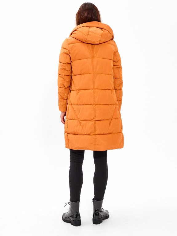 Dlouhá vatovaná bunda s kapucí