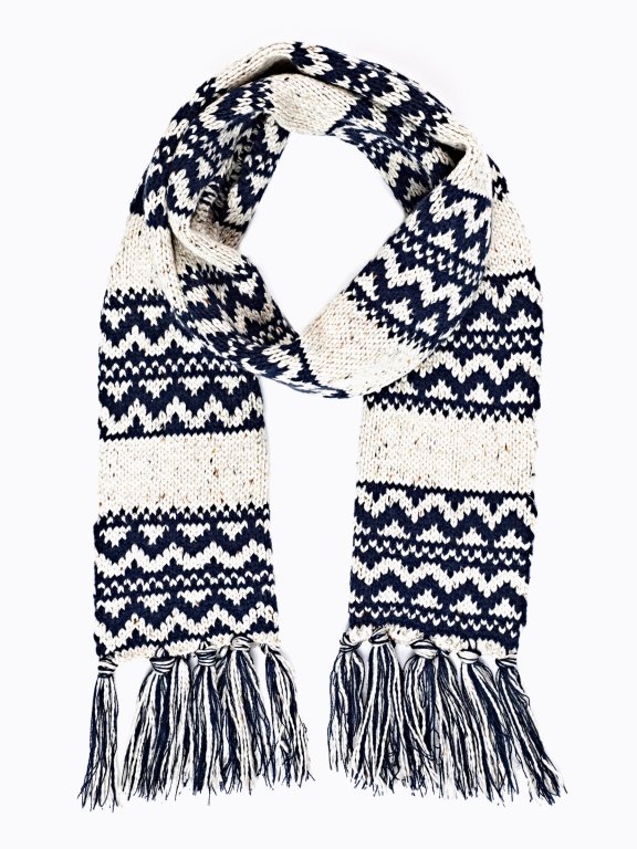 PATTERNED SCARF WITH FRINGES