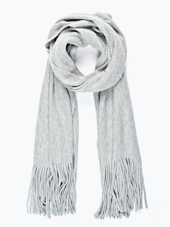 Basic scarf with long fringes