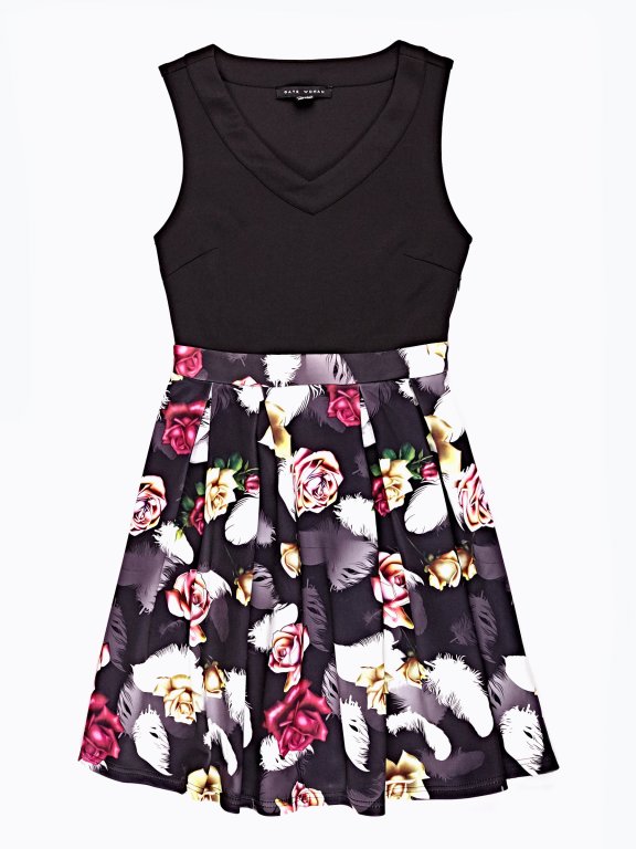 Sleeveless dress with floral print