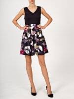Sleeveless dress with floral print