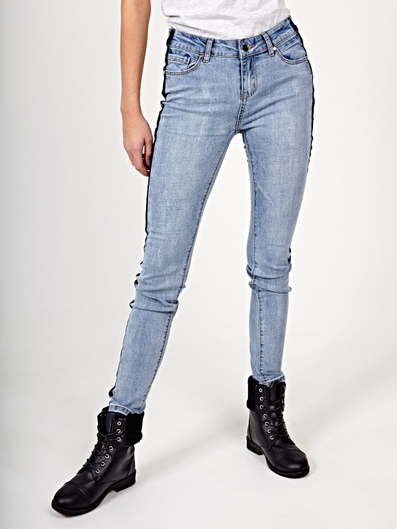 Skinny jeans in light blue wash with side stripe