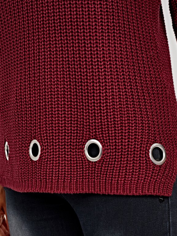 Rebrovaný sveter s kovovými kruhmi