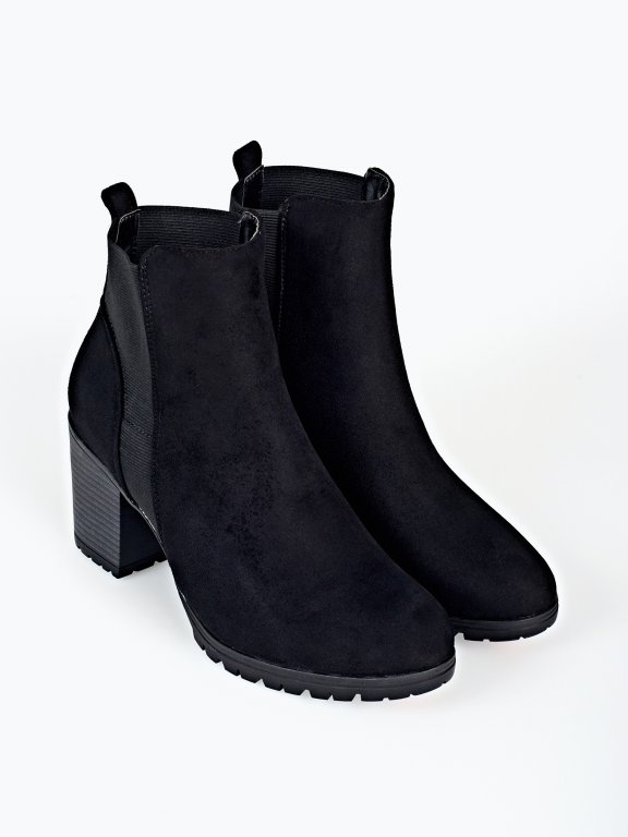 Ankle boots with rubber detail