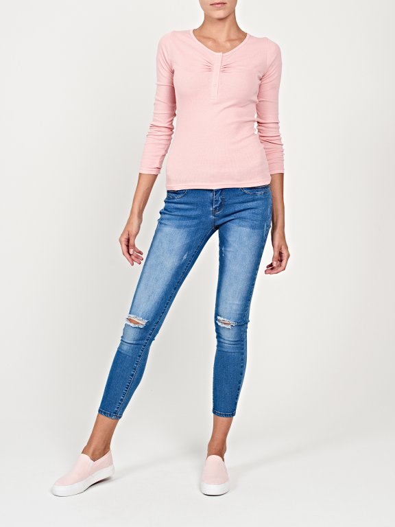 Basic rib-knit stretch t-shirt with front snap buttons