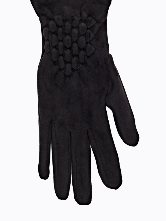 Gloves with quilted detail
