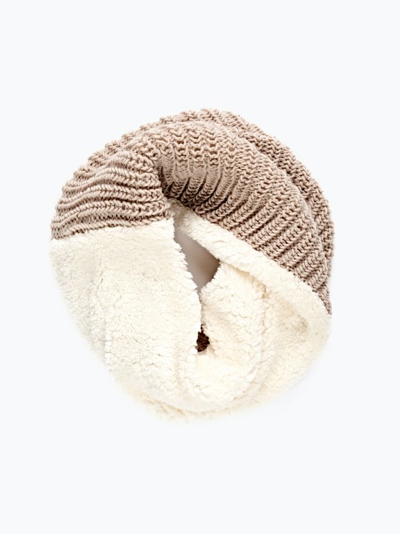 Pile lined rib-knit snood scarf