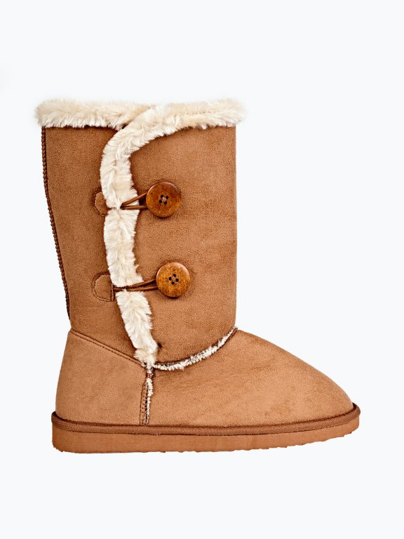 Warm boots with buttons