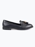 Loafers with tassels