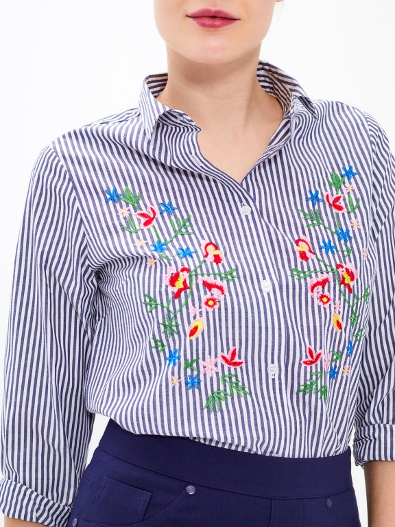 Proužkovaná košile s květinovou výšivkou