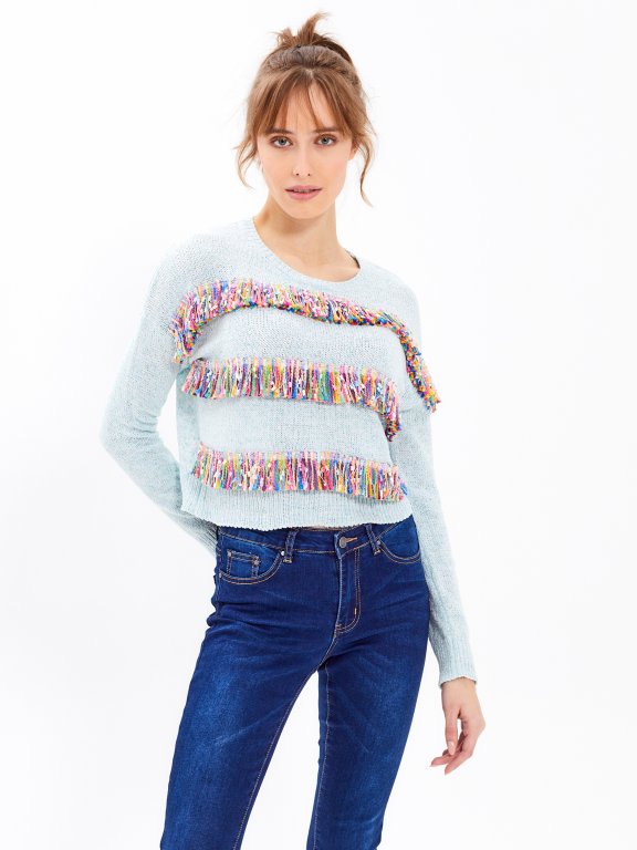 Krótki sweter z kolorowymi frędzlami