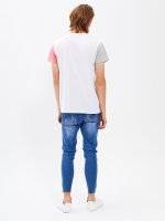 T-SHIRT WITH CONTRAST SLEEVES