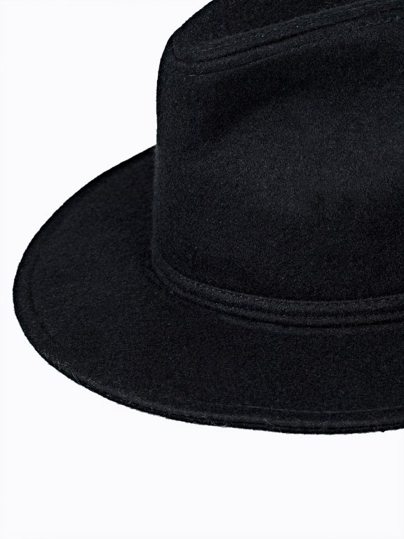 Hat in wool blend