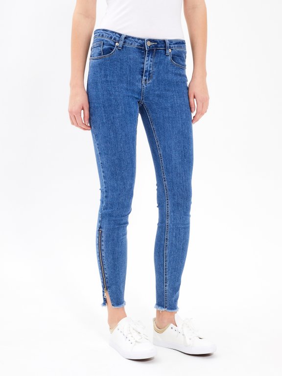 Skinny jeans with zipper on hem