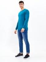 Základný sveter s véčkovým výstrihom