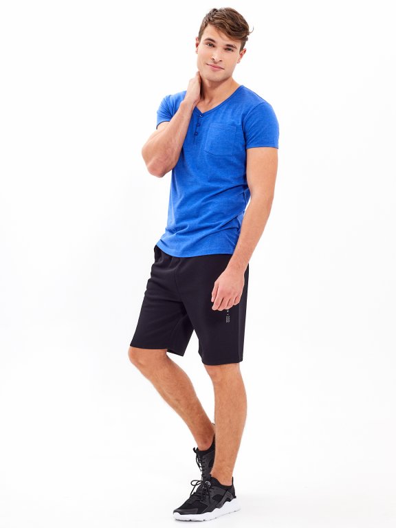 Basic t-shirt with front buttons