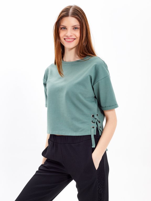 Short sleeve sweartshirt with lace-up detail