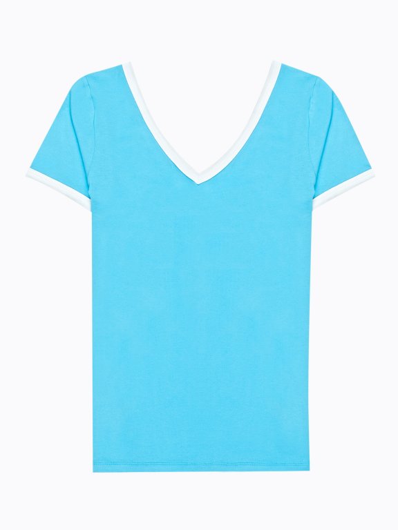 Basic v-neck t-shirt with contrast trims