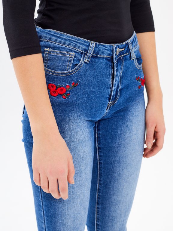 SKINNY JEANS WITH FLORAL EMBROIDERY