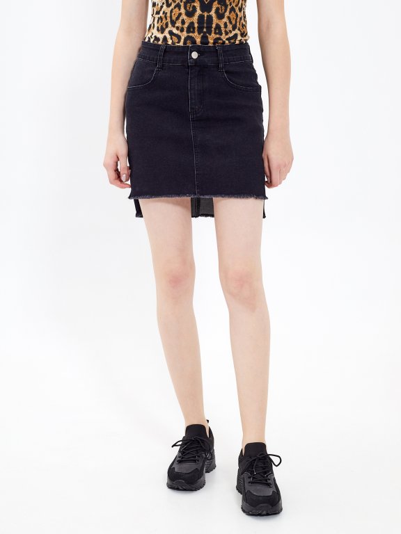 Denim skirt with raw edge