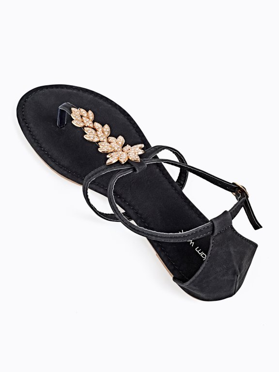 FLAT SANDALS WITH STONES DETAIL