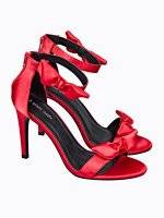 High heel sandals with ribbons