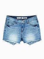 Frayed denim shorts