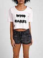 DISTRESSED CROP TOP WITH MESSAGE PRINT