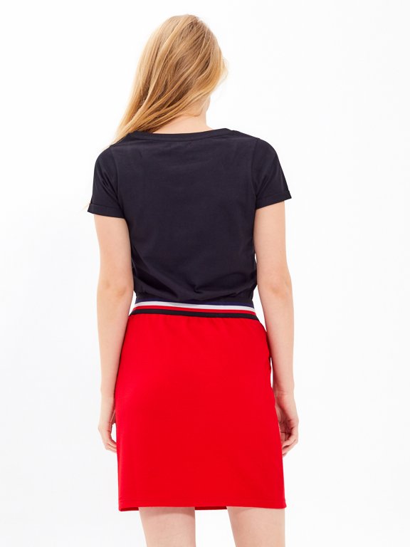 Plain skirt with stripes