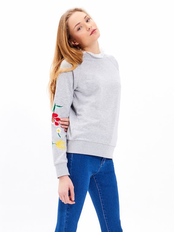 Sweatshirt with floral embroidery