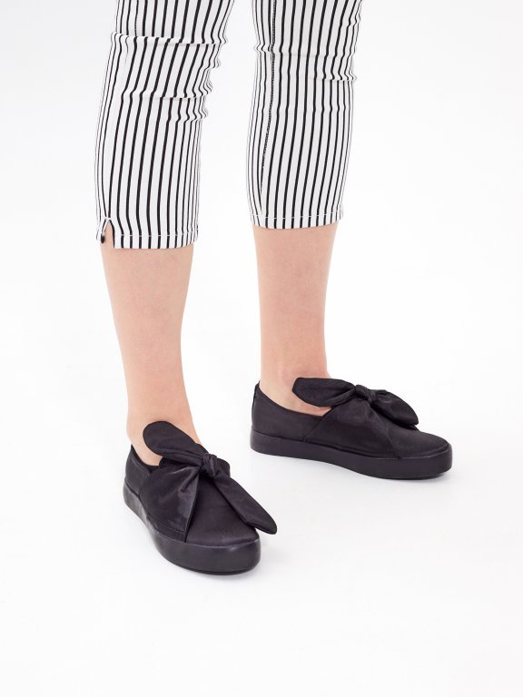 Slip-ons with knot