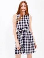 Gingham dress with pockets