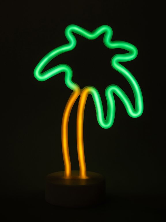Lampa w kształcie palmy