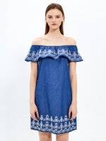 Off-the-shoulder dress with embroidery