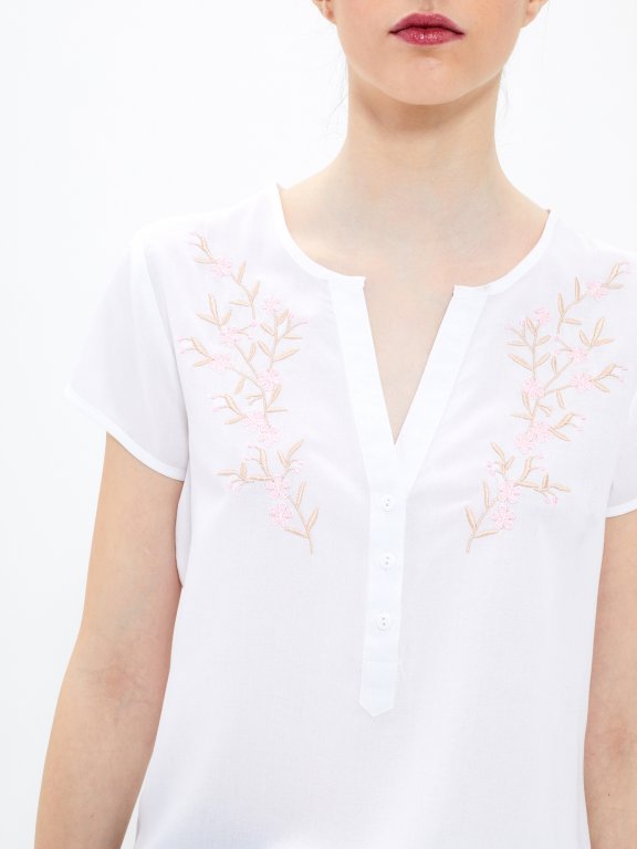 Blouse with embroidery